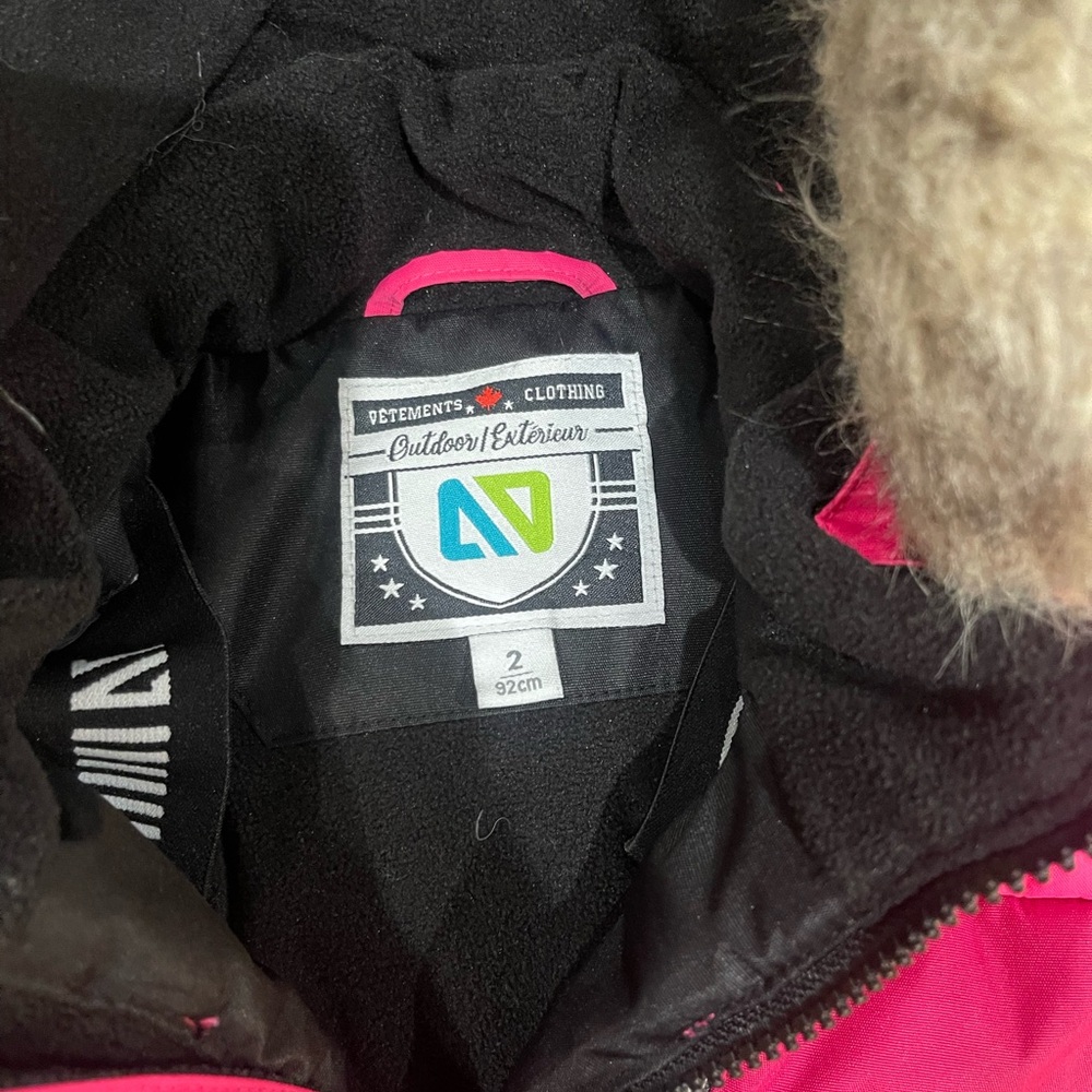 Noruk girls winter down filled coat. Size 2T but fits like 4T - Picture 5 of 7